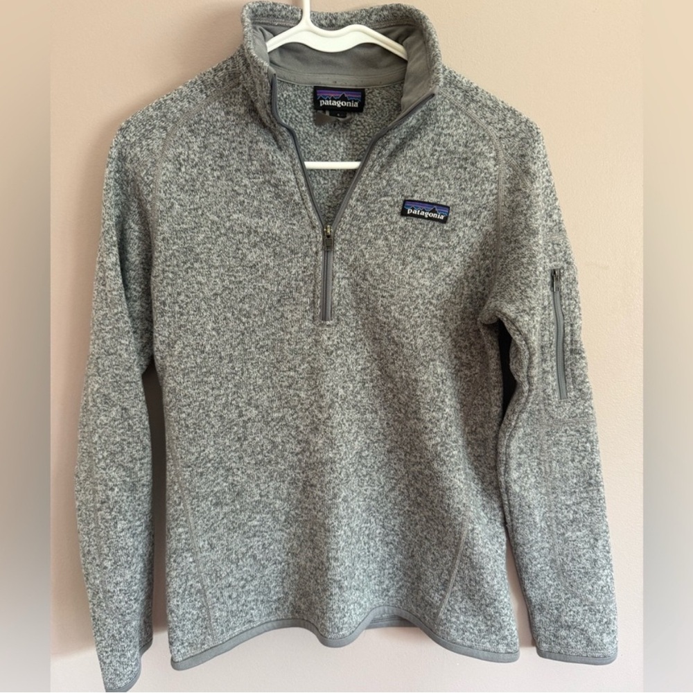 Patagonia women’s Quarter zip Sweatshirt
